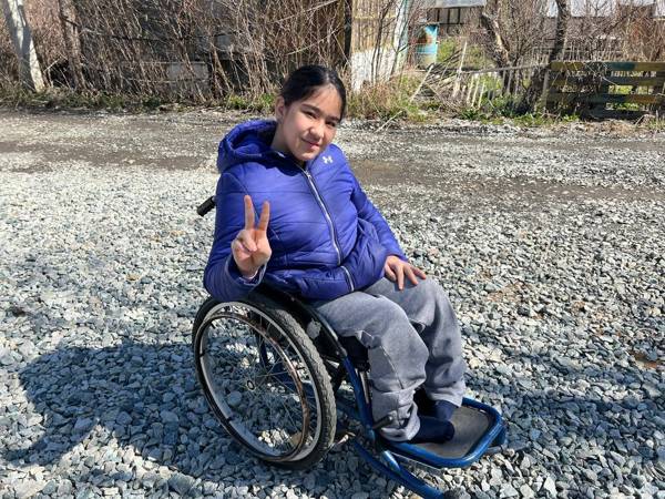 Фариште нужна новая легкая коляска, чтобы быть активной!