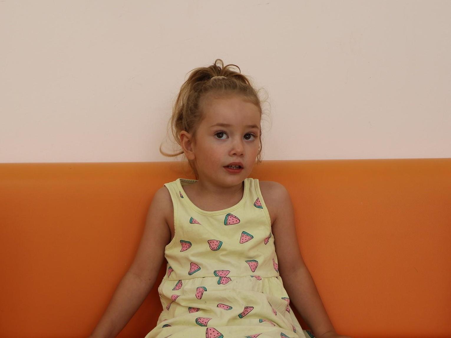 У Сафии аутизм, ей необходим курс реабилитации, чтобы научиться разговаривать