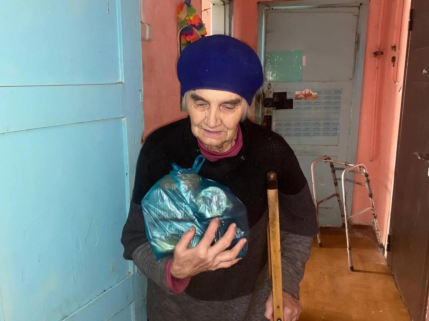 Закупим продукты питания для приготовления горячих обедов одиноким пожилым людям!