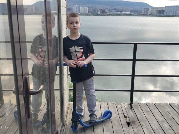 У Ахмада атипичный аутизм. Ему необходима реабилитация!