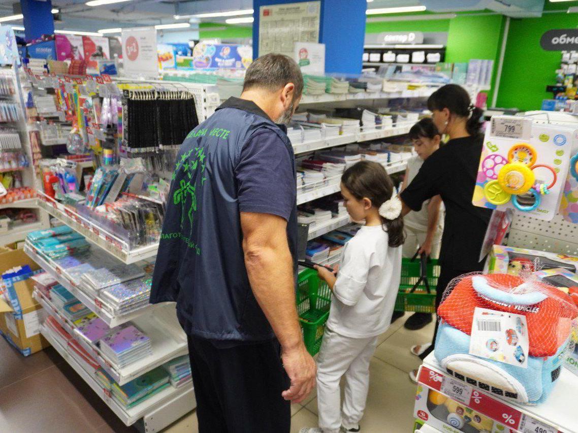 We will provide children from low-income families with school clothes and supplies!