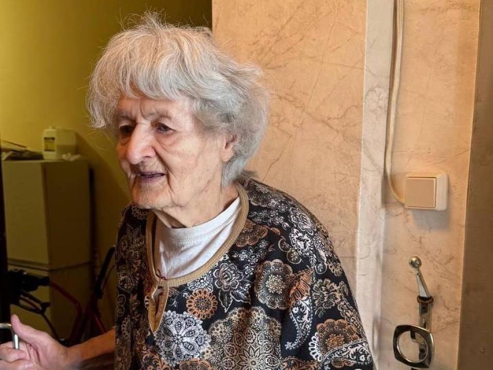 Muda Petrovna needs help replacing a balcony block