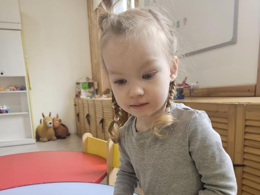 Еве и ее маме Наталье нужна помощь социального куратора – помогите оплатить пол месяца работы специалиста
