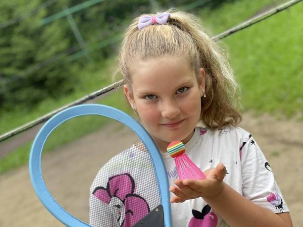 У Дарины разрушаются зубы – ей нужна стоматологическая помощь!