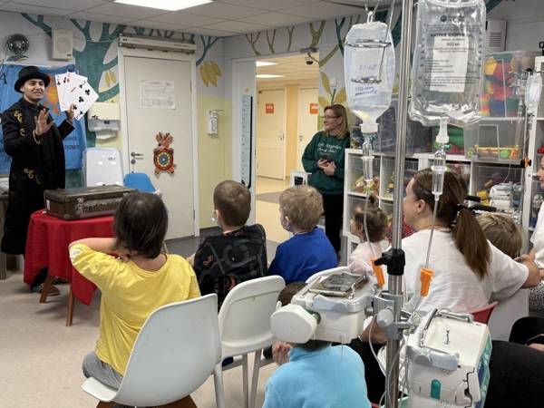 Онкологическое отделение и 30 его маленьких пациентов нуждаются в контейнерах для организации хранения