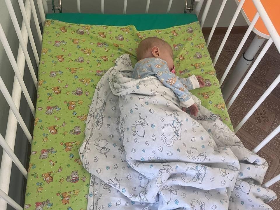 Руслан – сирота, он нуждается в помощи нянь на время лечения в больнице!
