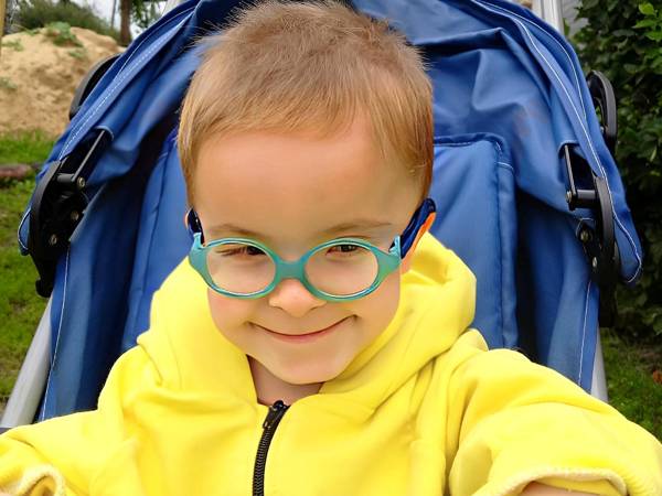 Макар – приёмный ребёнок с ДЦП. Ему необходима реабилитация, чтобы нагнать сверстников в развитии!