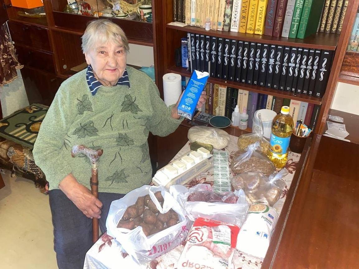 Помогите закупить продукты для нуждающихся пожилых людей!