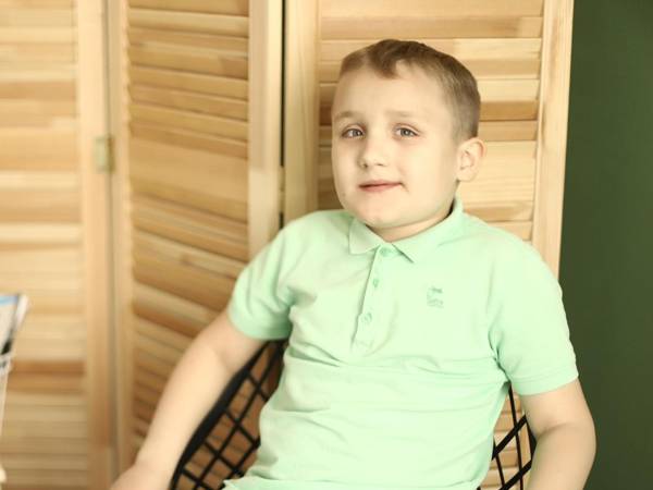 У Коли энцефалопатия с нарушением развития речи, алалия, детский аутизм. Мальчику необходим курс реабилитации