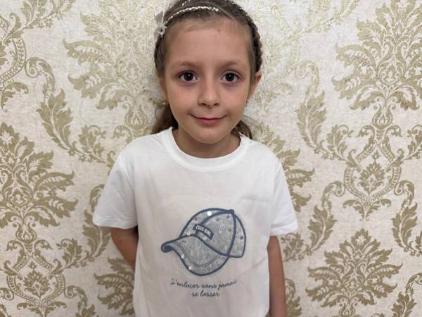 У Саиды задержка психоречевого развития. Для улучшения речи ей необходим комплексный курс реабилитации