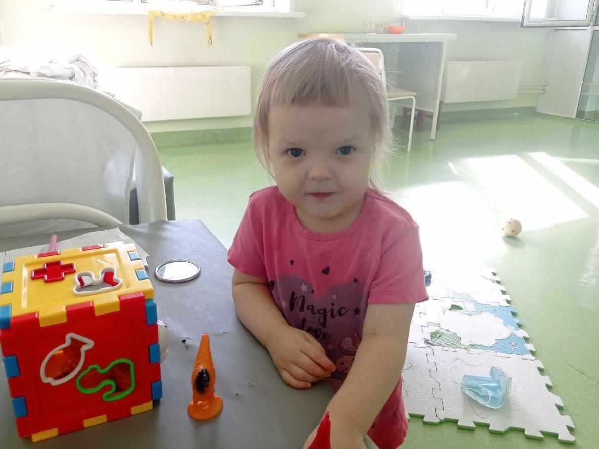 Алина из дома ребенка нуждается в помощи нянь на время лечения!