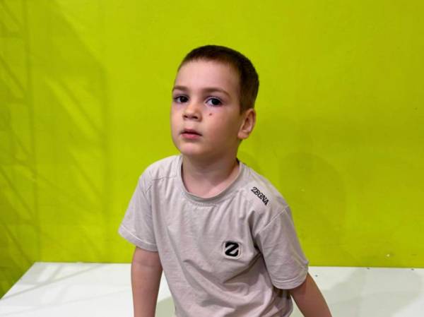 Юсуфу нужен курс коррекции аутизма, чтобы сформировать речевые навыки!