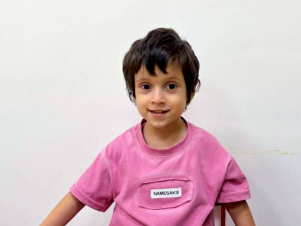 Чтобы улучшить коммуникативные и речевые навыки, Алжанат требуется пройти курс коррекции аутизма!