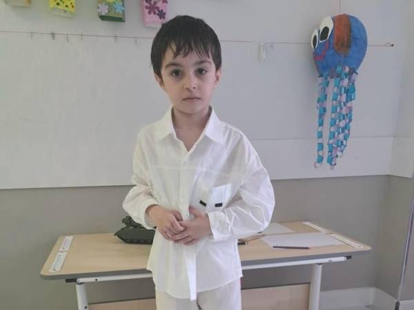 У Арслана ЗПРР с расстройством поведения. Для преодоления задержки в развитии ему необходим комплексный курс реабилитации