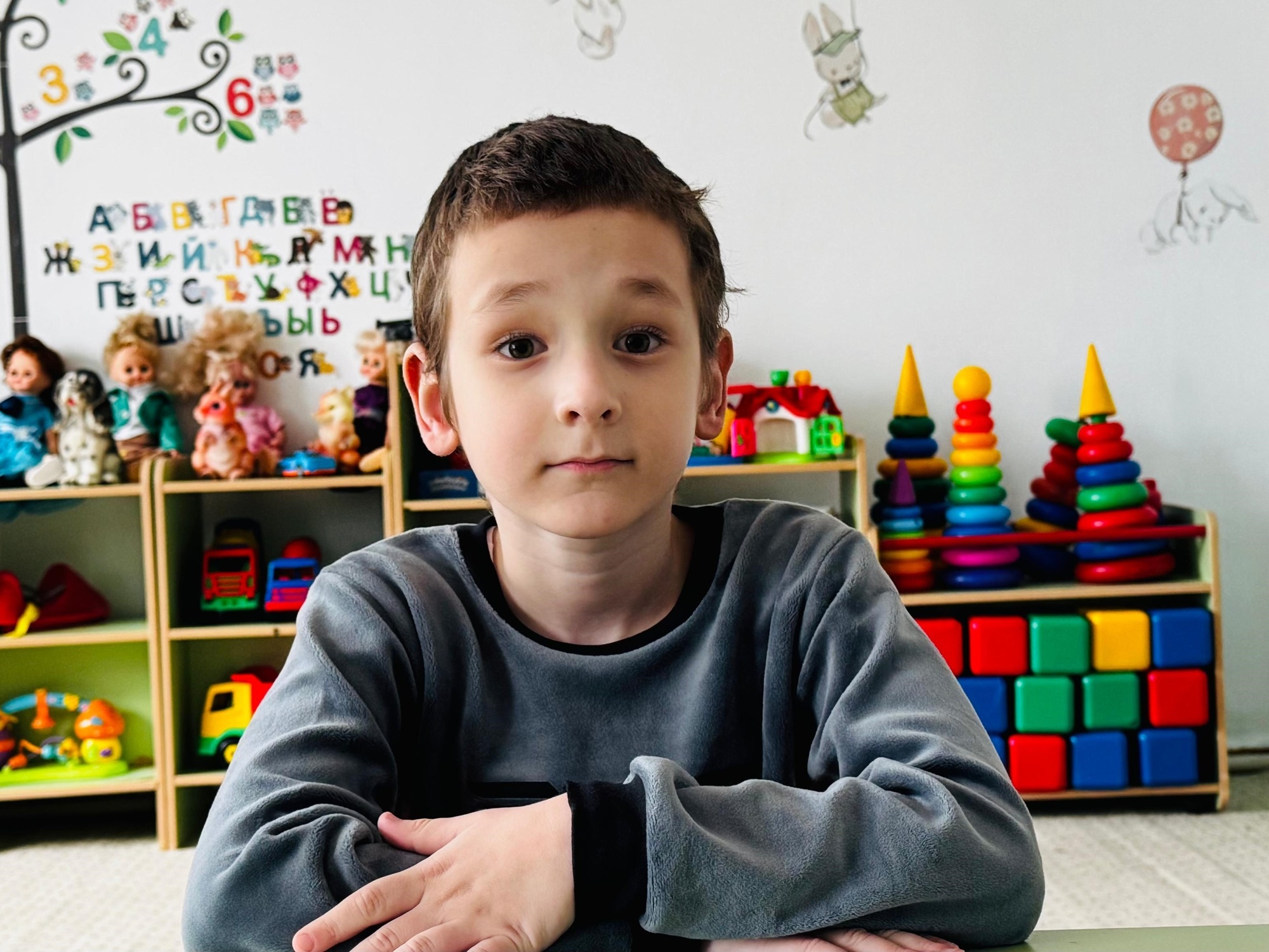 У Ахмада аутизм. Подарим ему шанс общаться и развиваться