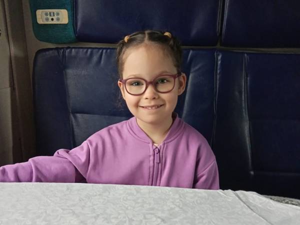 Маргарите нужна помощь в проведении ЭЭГ-мониторинга, чтобы врачи смогли скорректировать лечение