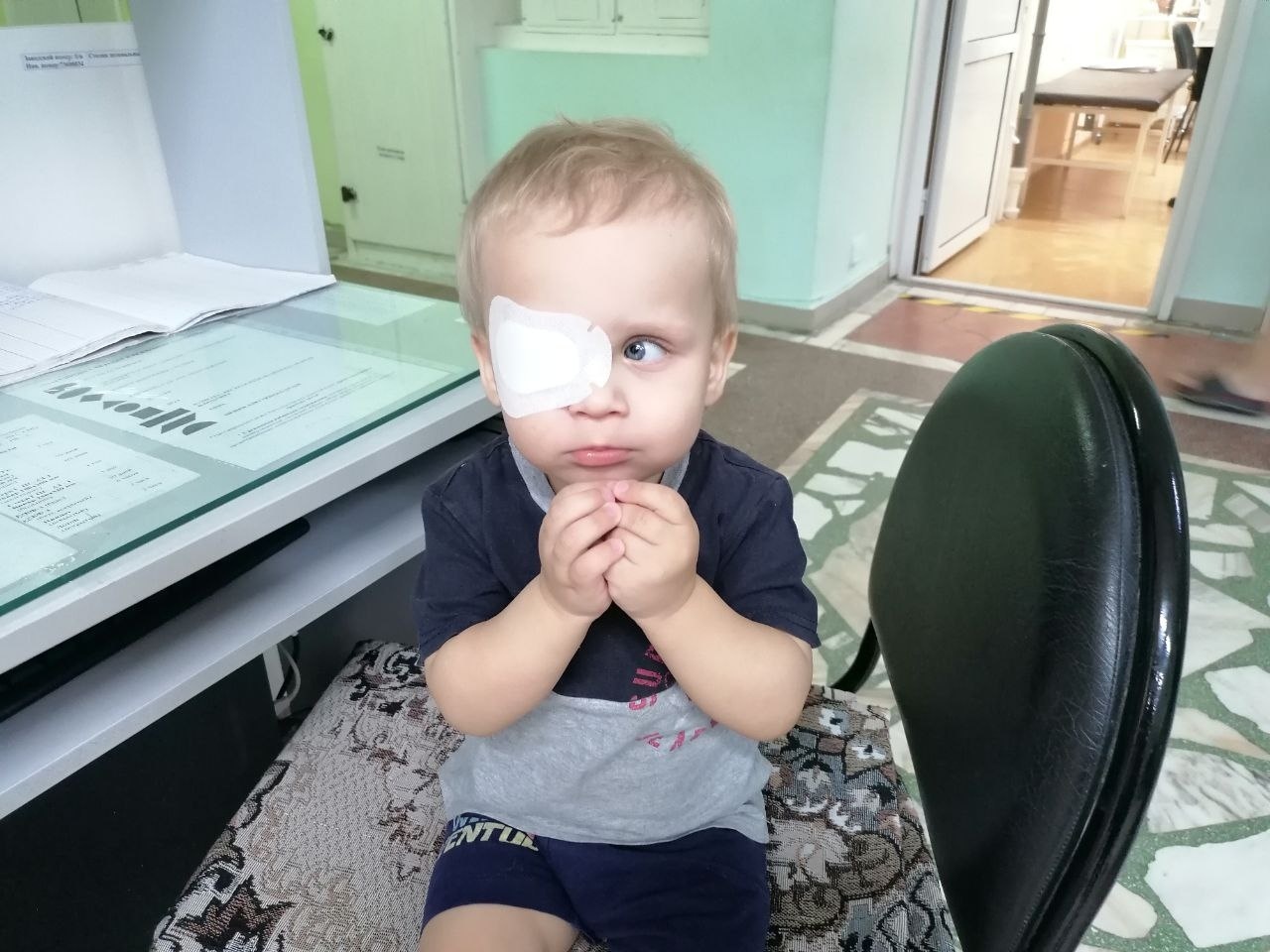 Марат, оставшийся без попечения родителей, нуждается в помощи нянь на время лечения!