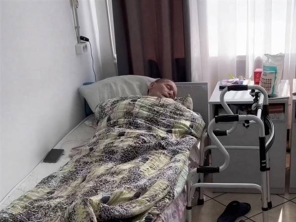 Помогите закупить средства гигиены для пожилых мужчин