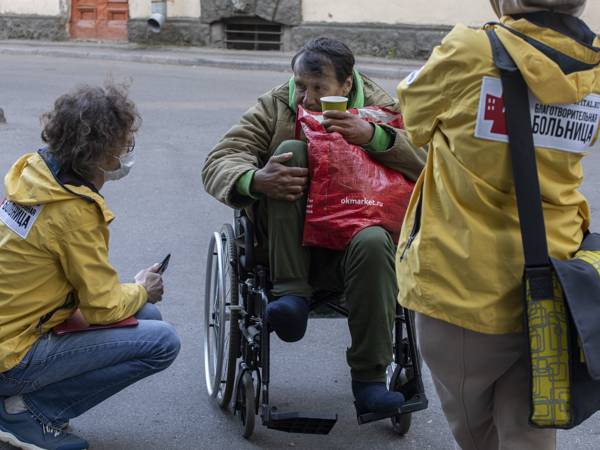 Бездомным пациентам нужна еда, чтобы быстрее выздороветь!