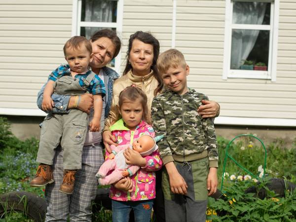 Let's support low-income families with many children in Smolensk with food