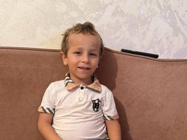 У Исмаила ЗПРР с расстройством поведения. Для преодоления задержки в развитии ему нужен курс реабилитации