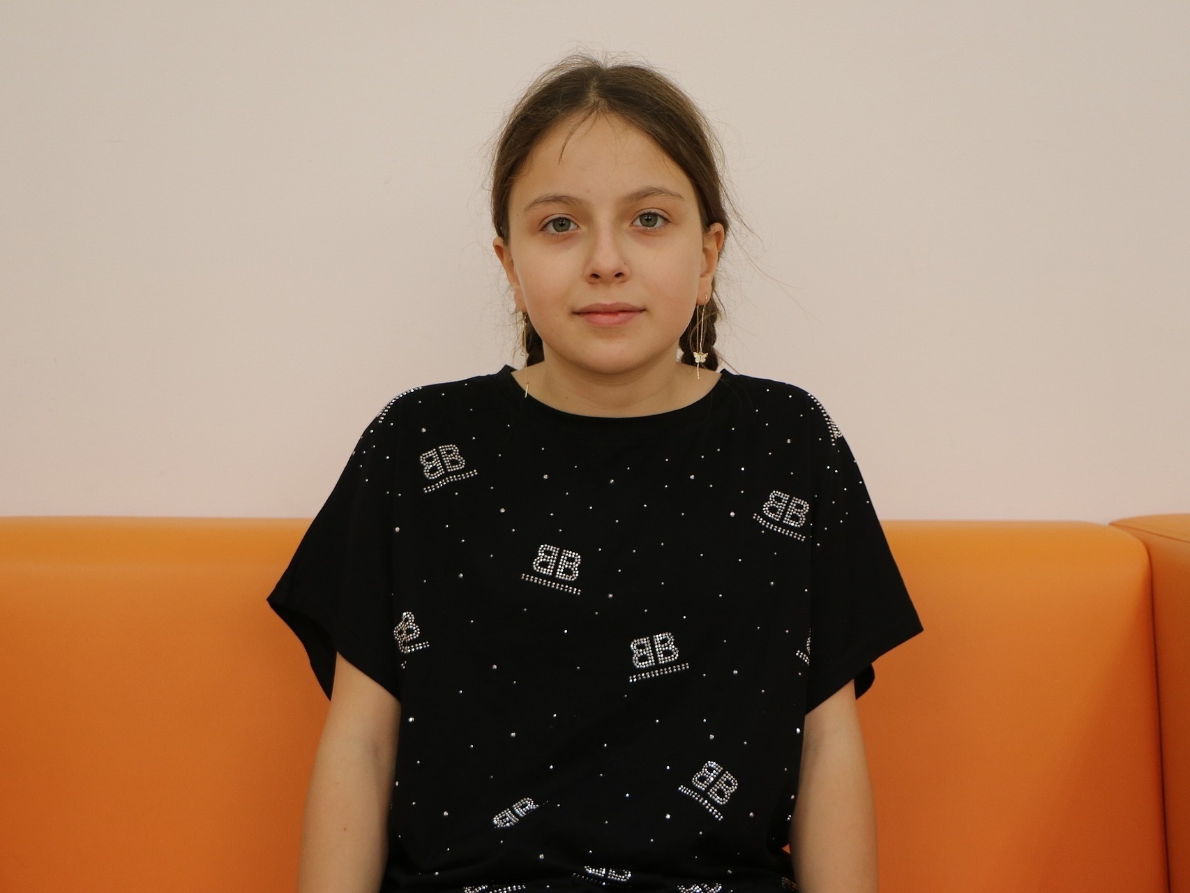 У Дины несколько заболеваний, она нуждается в лечении зубов!