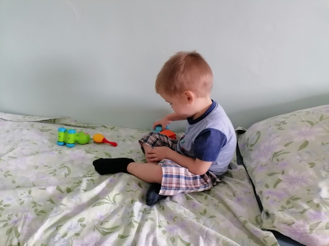 Руслан, оставшийся без попечения родителей, нуждается в помощи нянь на время лечения в больнице!