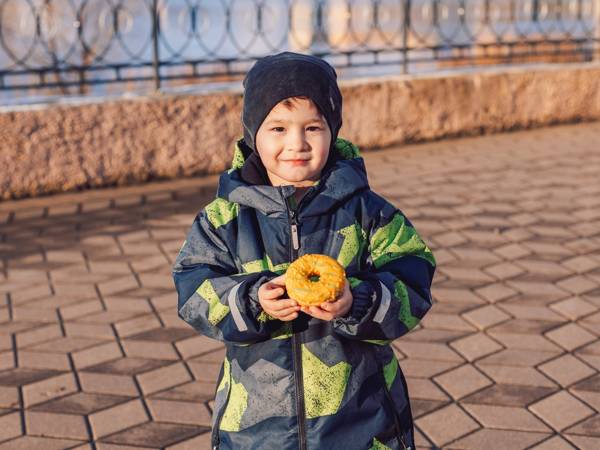 Комрону нужна слухоречевая реабилитация, чтобы начать активно говорить