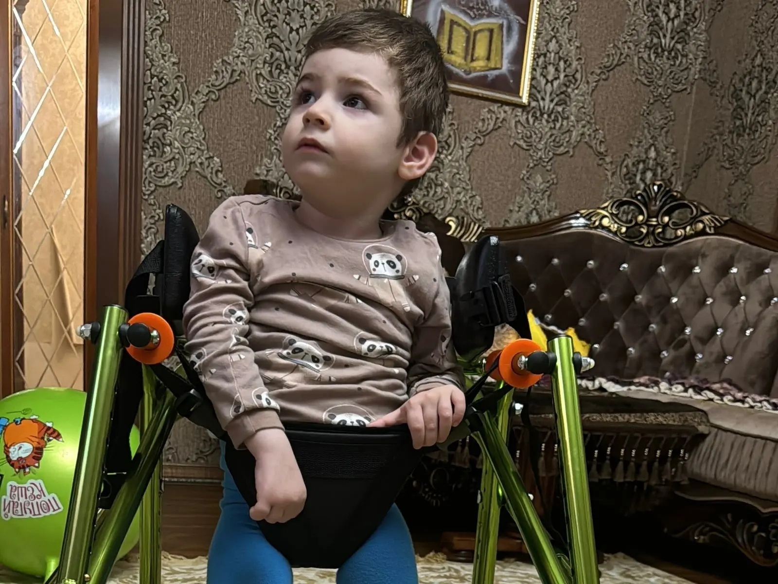 У Салахуддина ЗПРР. Для развития речи ему необходимо пройти комплексный курс реабилитации