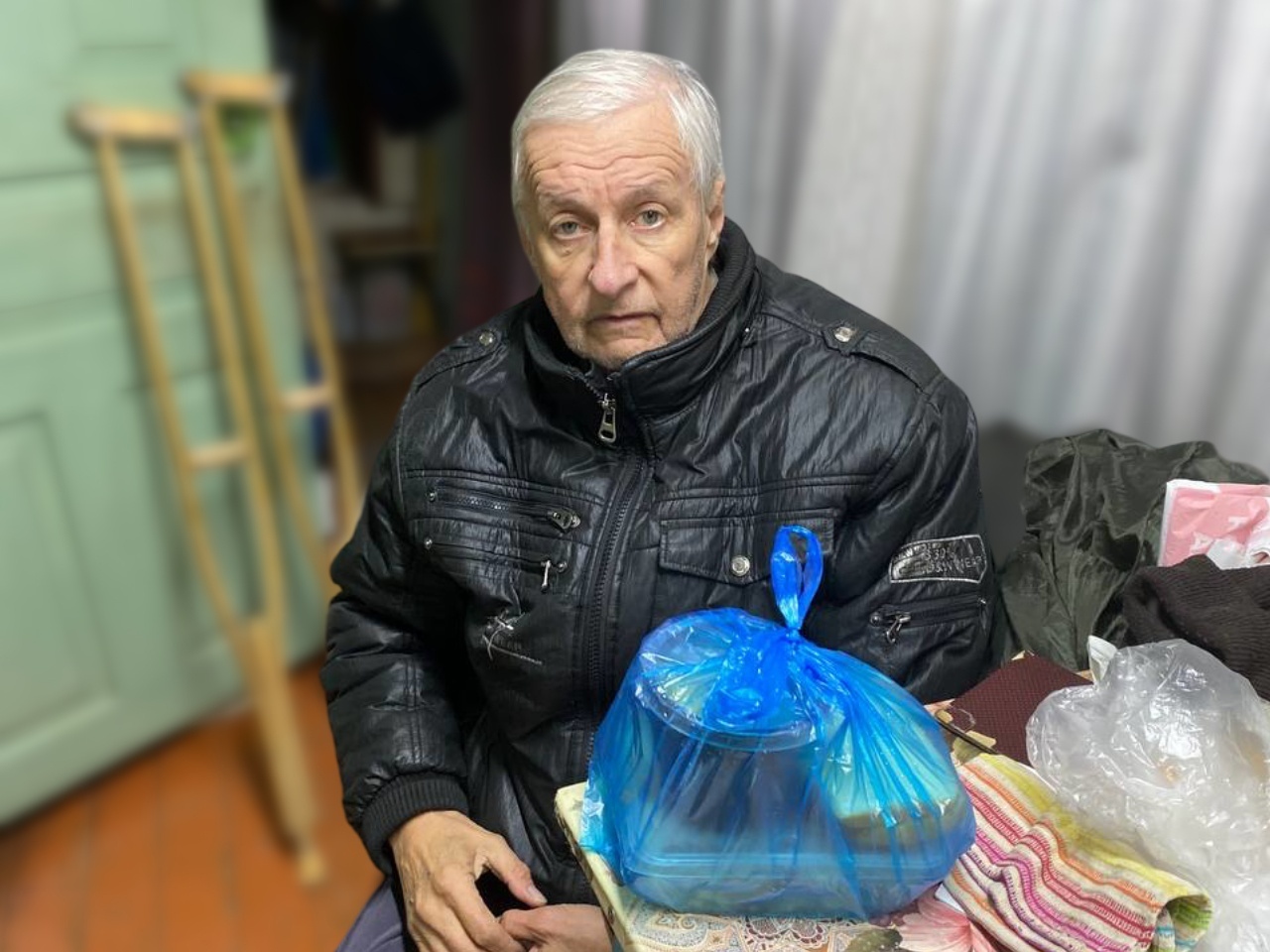 Помогите доставить горячие обеды нуждающимся пожилым людям!