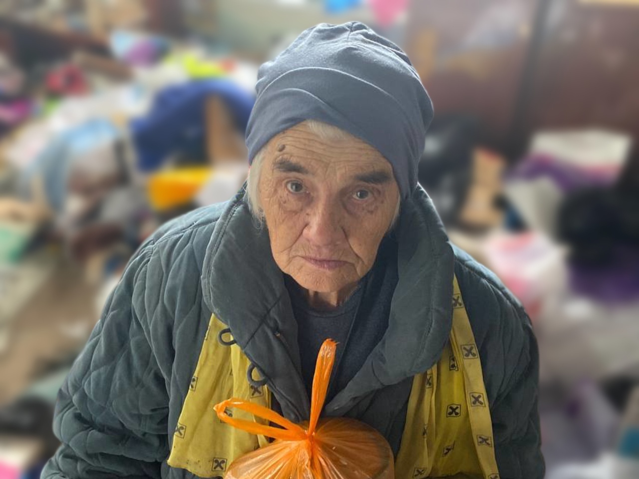 Помогите фонду регулярно кормить одиноких пенсионеров!