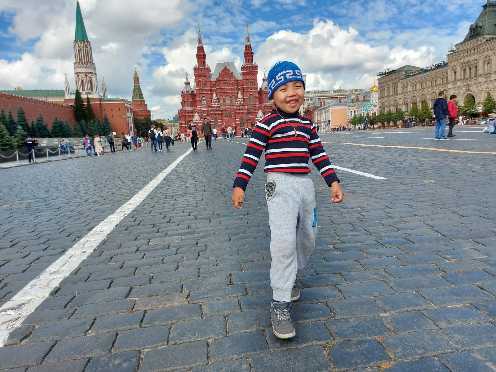 Dolaan needs help buying tickets and paying for lodging while he is being examined in Moscow!