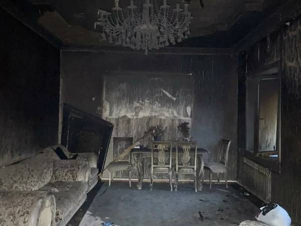 Семье погорельцев нужна помощь в восстановлении жилья!