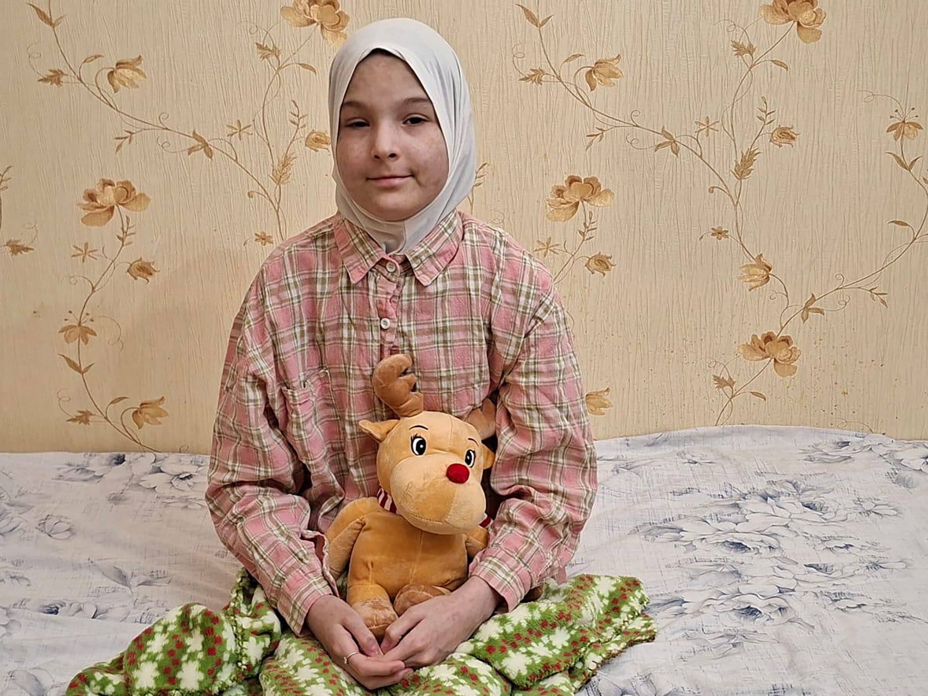 У Марьям рак крови. Ей нужна терапия специальным лекарством, чтобы справиться с осложнениями после пересадки костного мозга