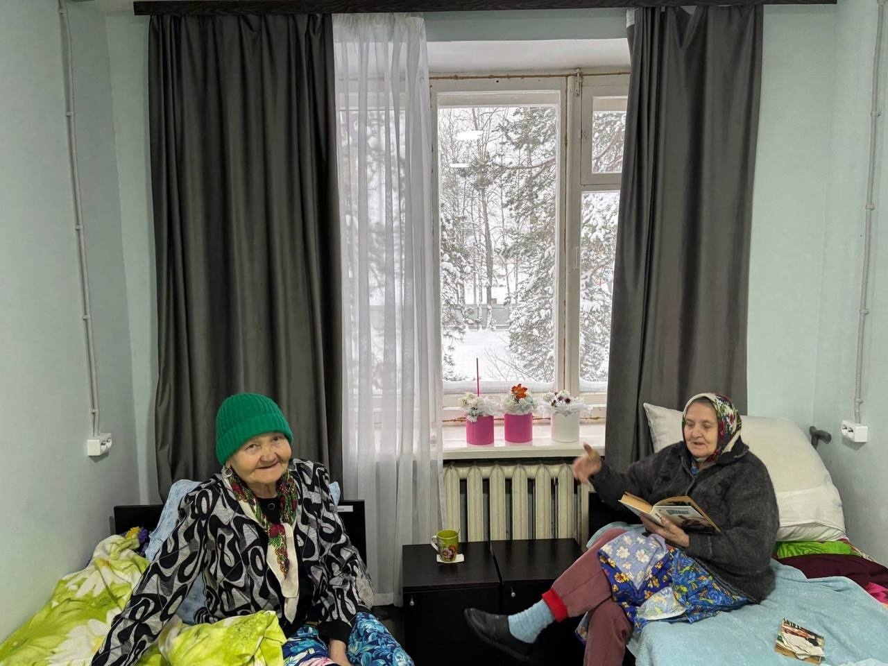 Collection for window replacement in a social shelter for lonely elderly and disabled people
