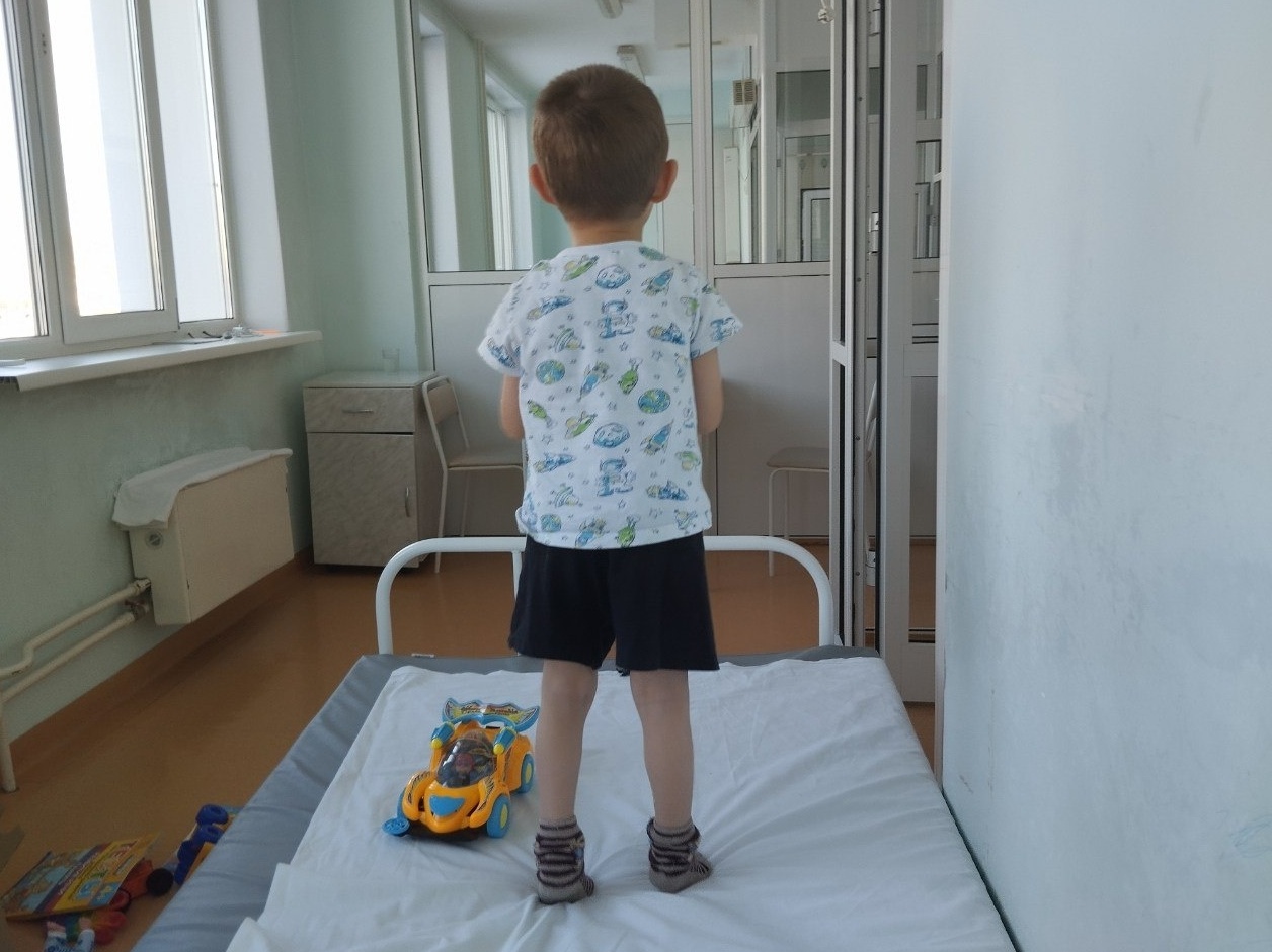 Малышам из детских домов нужна помощь нянь на время лечения!