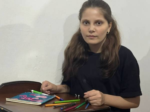 Чтобы справиться с генетической болезнью иммунитета, Амине необходима заместительная терапия