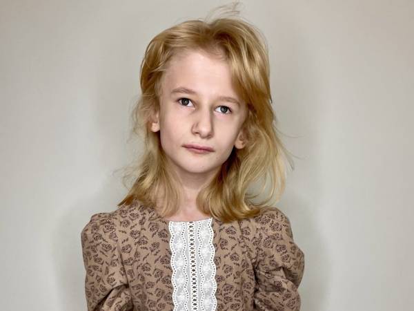 У Таси ЗПРР. Ей необходим курс реабилитации для развития речевых навыков