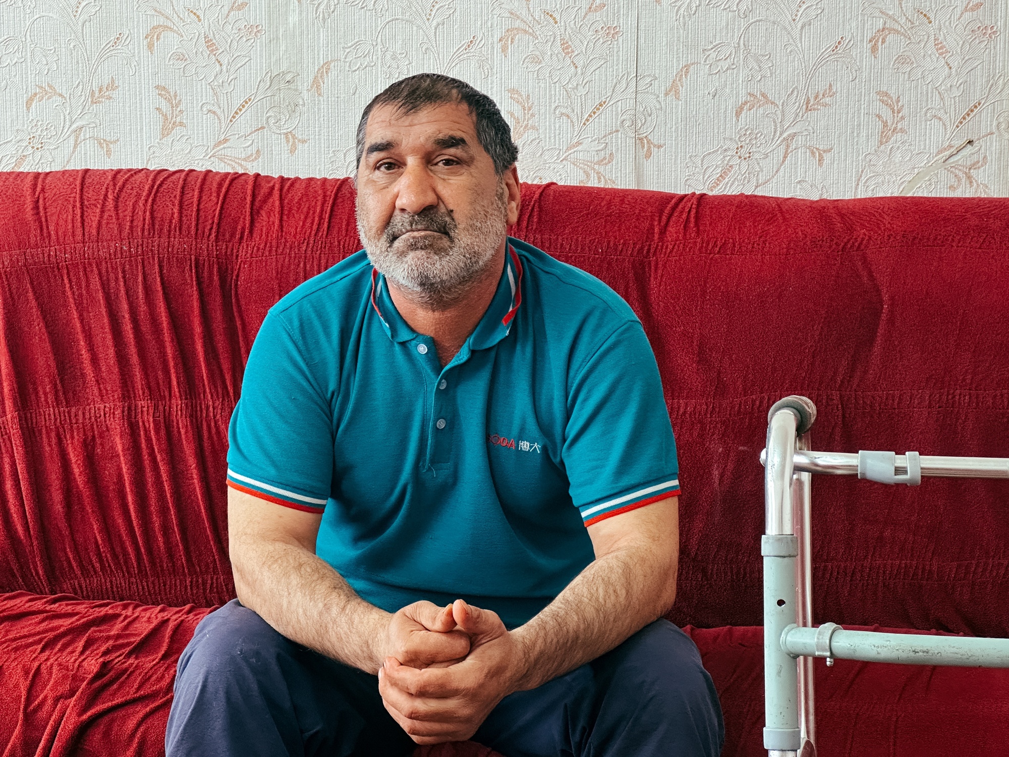 Рамазану необходимы билеты, чтобы попасть в больницу для лечения рассеянного склероза и вернуться домой