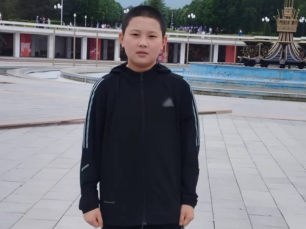 У Рустама опухоль головного мозга, ему нужен курс химиотерапии