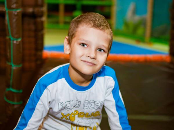 У Миши несколько диагнозов, ему нужно пройти реабилитацию перед школой!