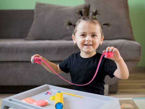 У Алсу врожденная тугоуохость, ей нужна реабилитация, чтобы научиться разговаривать