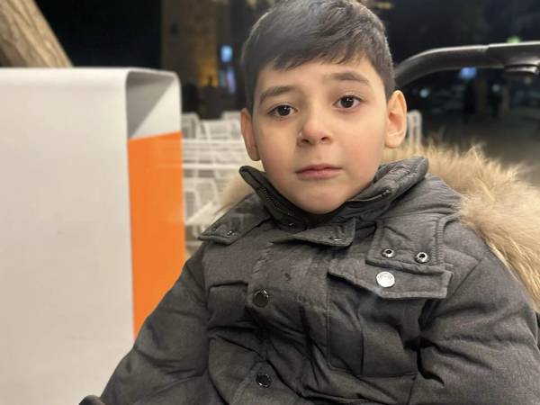 У Амина расстройство психологического и речевого развития с расстройством поведения. Ей нужна реабилитация