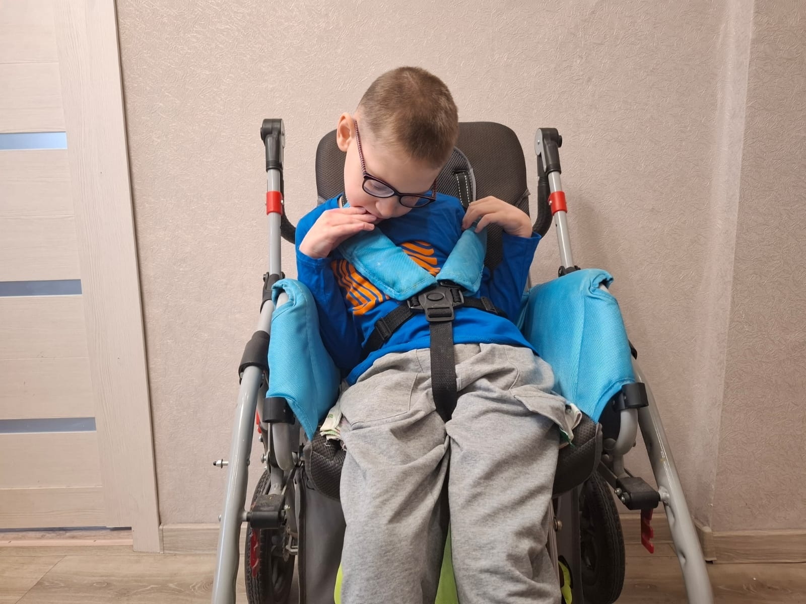 Oscar has several diagnoses and needs a verticalizer