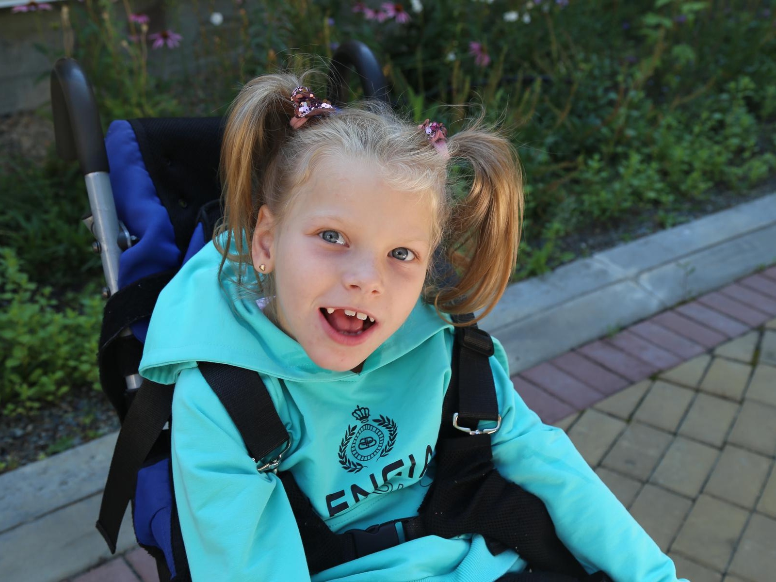 Lera needs a wheelchair