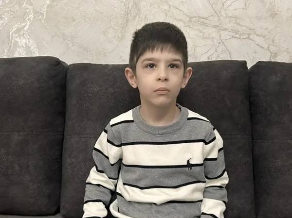 У Шихмурада ЗПРР с аутистическим спектром. Для развития речевых и умственных навыков ему необходим курс реабилитации.