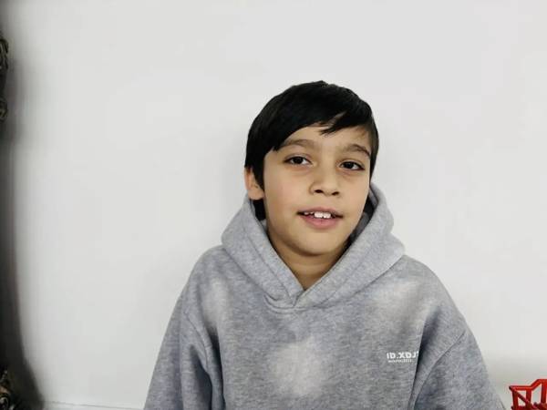 У Дамира аутизм и ему нужна реабилитация.