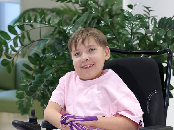 Никите со СМА нужна операция для коррекции нейромышечного сколиоза