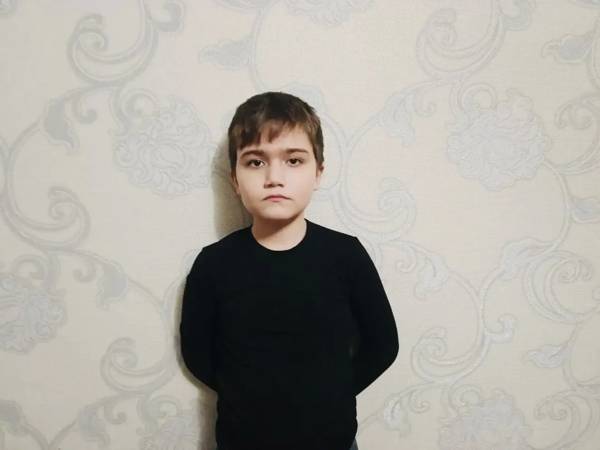 У Хайбулы диагноз: умственная отсталость с расстройством поведения - для дальнейшего развития ему необходим курс реабилитации.