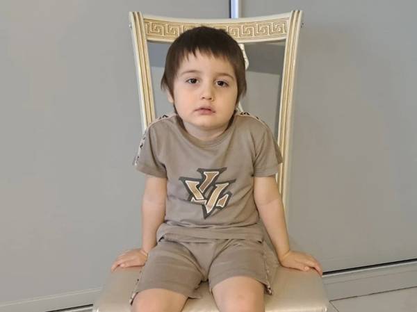 У Магомеда ЗПРР с аутистическим спектром - для развития умственных и речевых навыков ему необходим курс реабилитации.